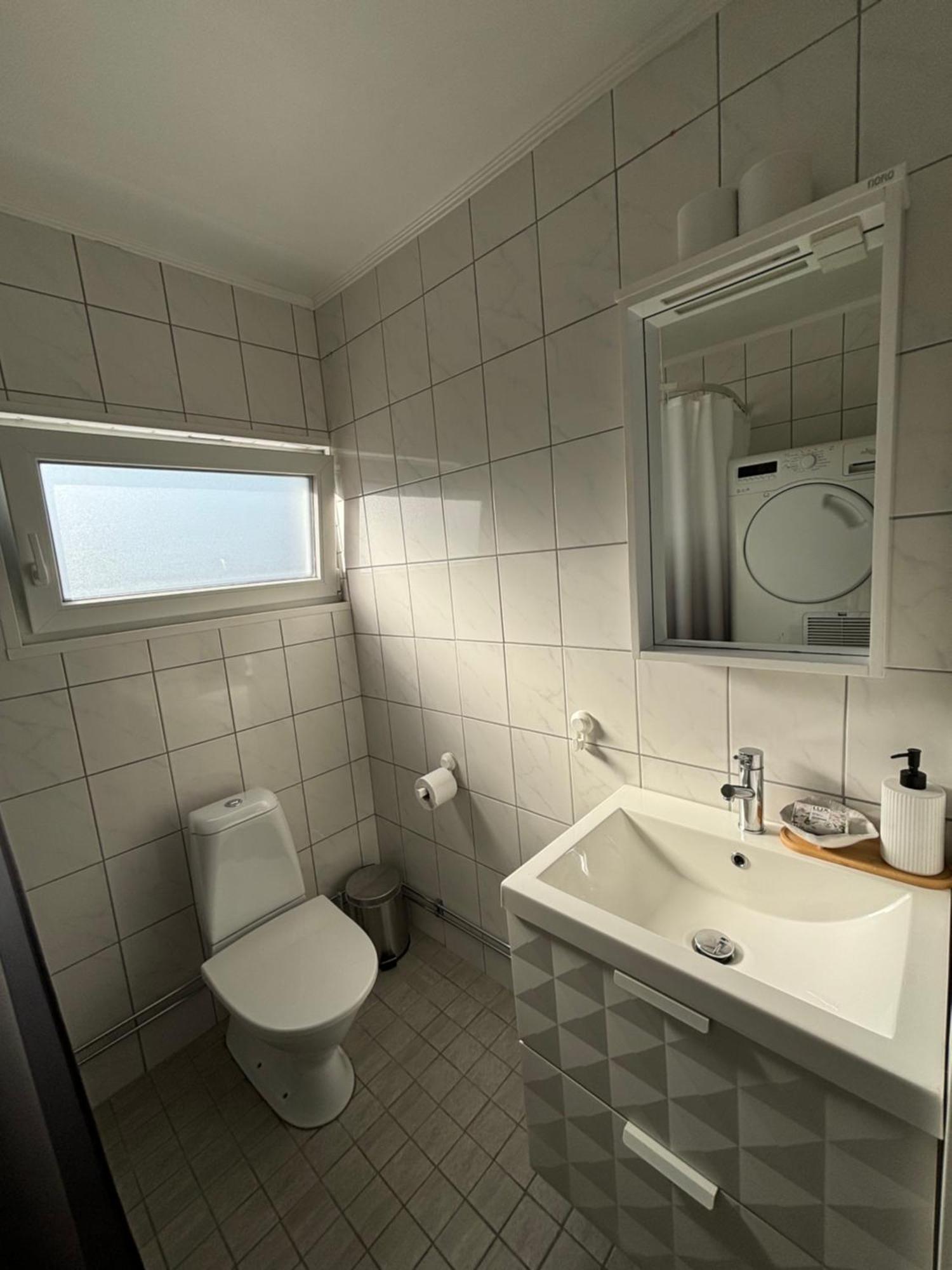 Videdal 2 - Own Entrance & Free Parking Apartment *